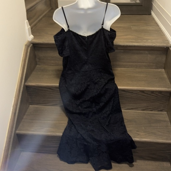 Costa Blanca Elegant Navy Lace off shoulder midi Dress - Picture 5 of 17